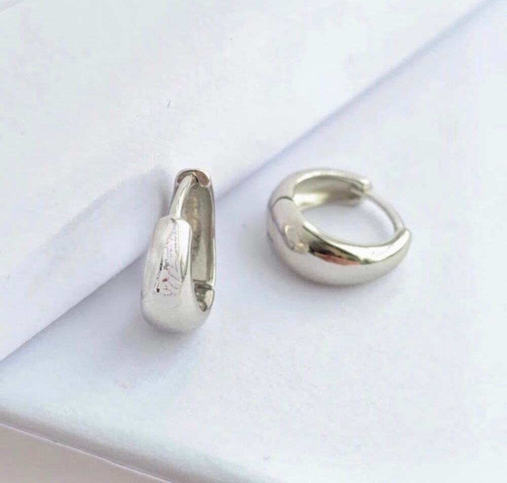 NWOT 925 Sterling Silver Wide Bottom Huggie Hoop Earrings